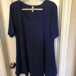 Navy 2XL Lula Roe Classic Tee.